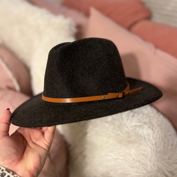 Fedora - Picture 8 of 9